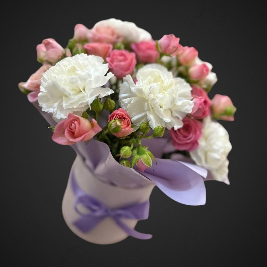 Композиция 'Гармония' из свежих цветов с доставкой в Аксай, идеальное решение для подарка