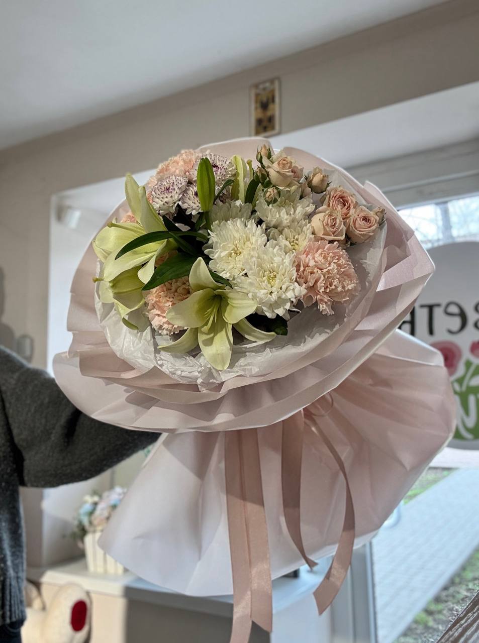 Купите букет весны для доставки в Аксай.